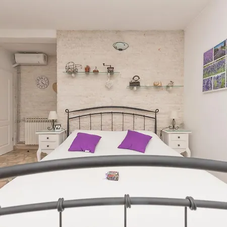 Antunovic Apartment