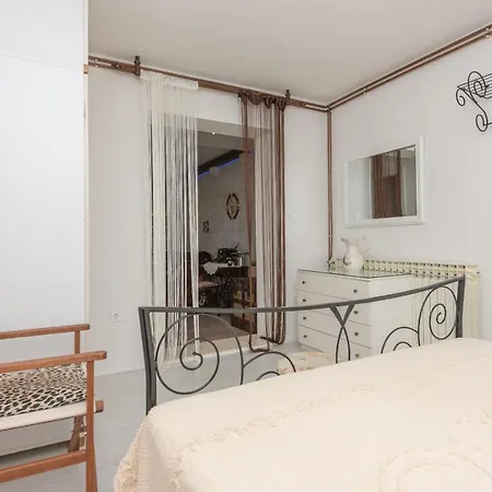 Antunovic Apartment